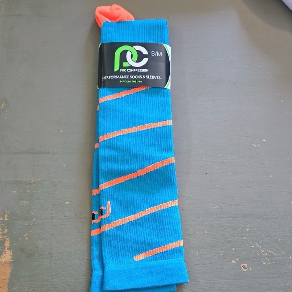 Pro Compression 20-30mmHg Socks in Size S/M. Unisex